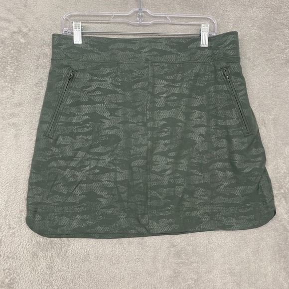 Orvis Pants - Orvis Skirt Womens Medium Skort Green Pull On Elastic Waist Tennis Golf Pockets